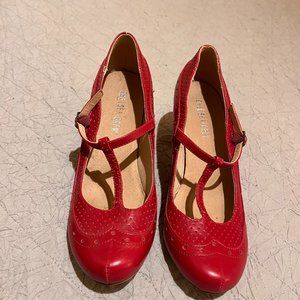 Womens Chelsea Crew Red shoes Size 38 (7.5 )